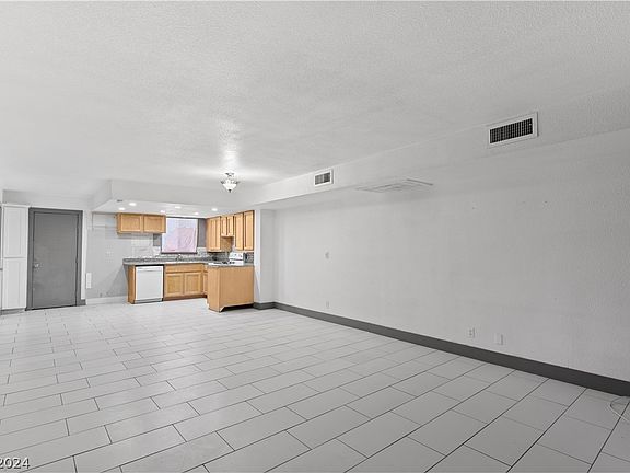 3rd image of 6005 Vegas Dr