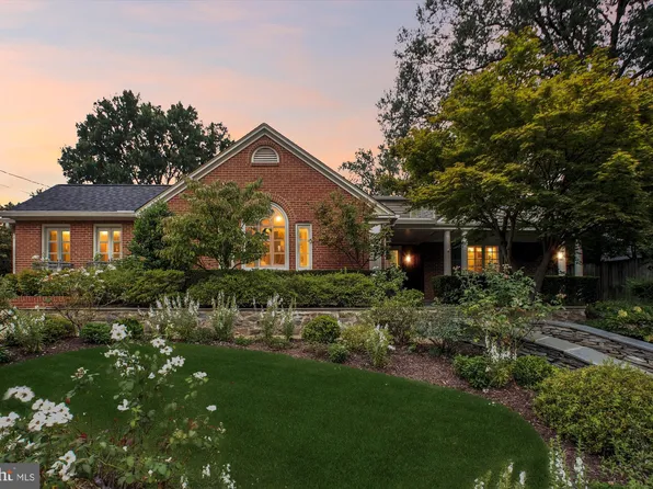 2907 Dartmouth Rd, Alexandria, VA 22314