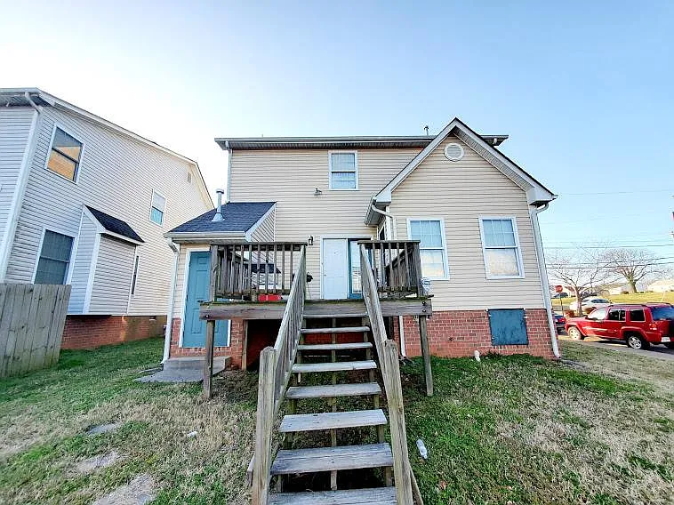 Building Photo - 601 S Allen Ave