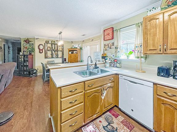 5th image of 110 Dewberry Dr