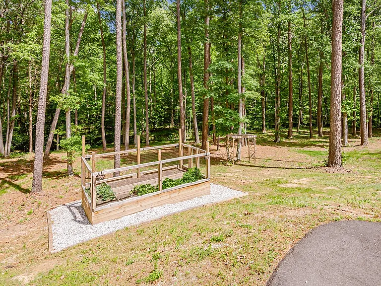 421 Pagebrook Dr — Photo 9