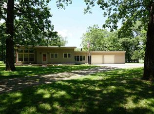 1781 Cedar View Rd, Charles City, IA 50616