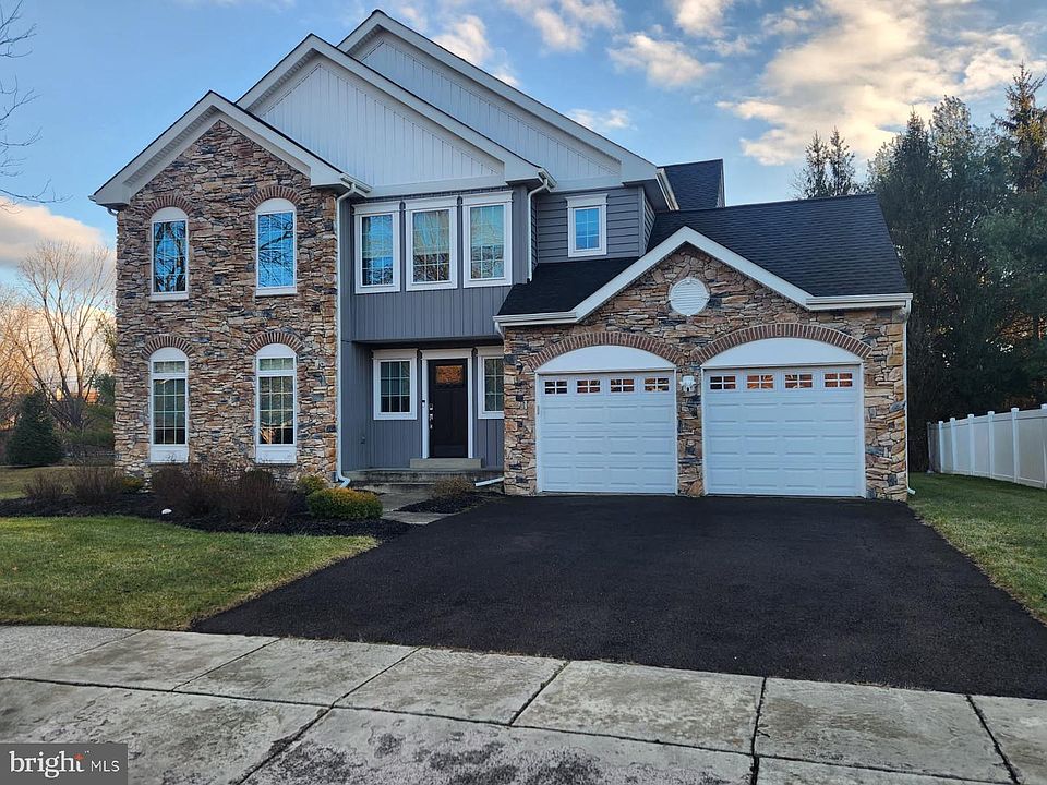 1st image of 161 Equestrian Dr