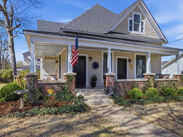 611 Tombigbee St, Florence, AL 35630