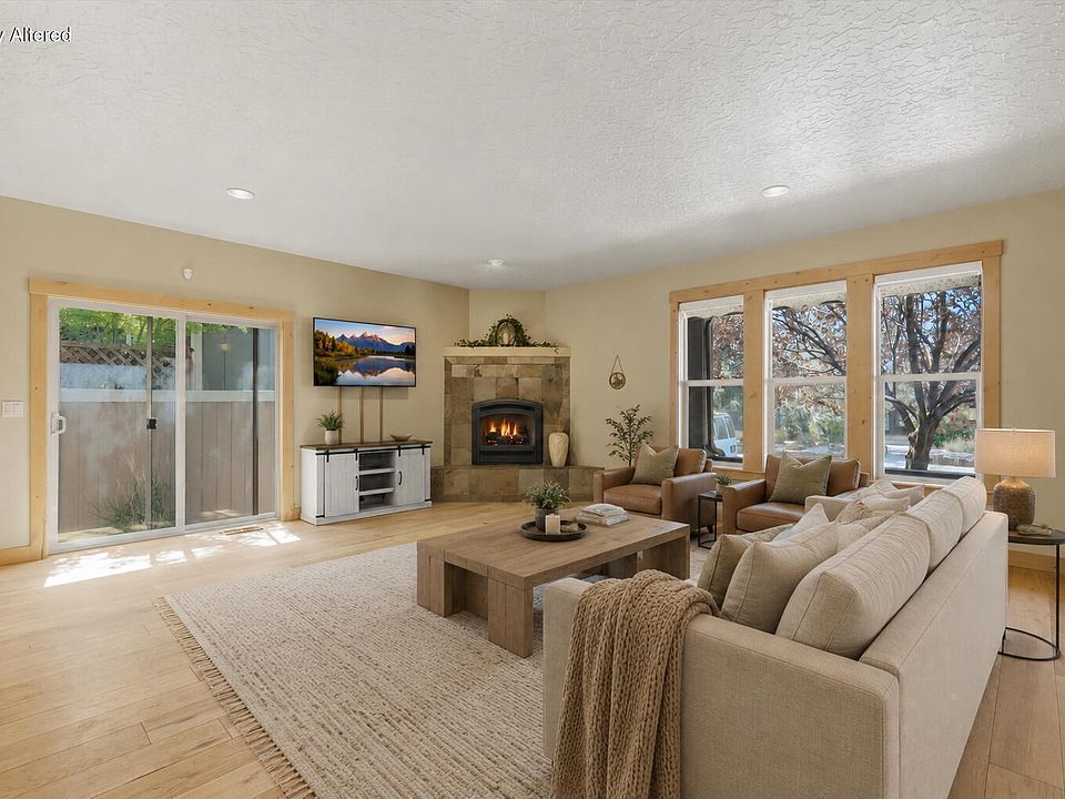 1st image of 61390 Merriewood Ct