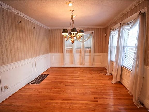 5th image of 919 McKinley Ave