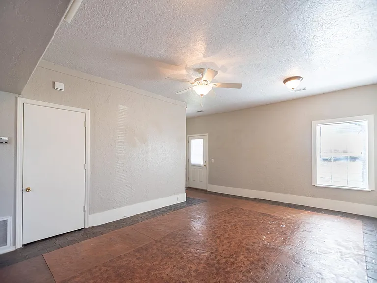 1725 Classen Blvd — Photo 9