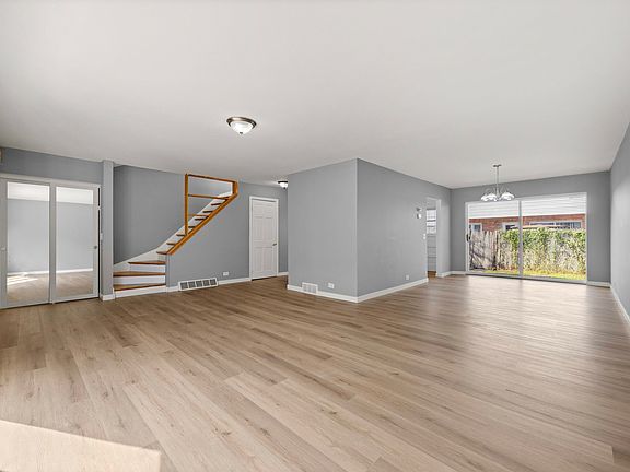 5th image of 8812 Dee Rd Unit A