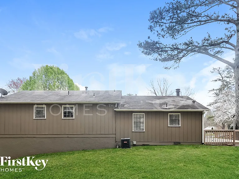 3762 Cambridge Dr SW — Photo 15