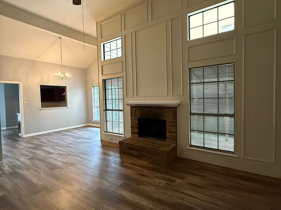 1st image of 4445 Odessa Dr
