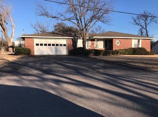 905 9th St, Nocona, TX 76255