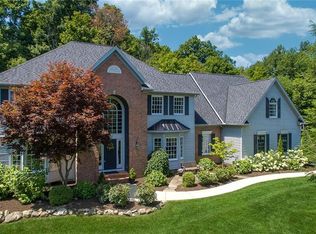 17270 Buckthorn Dr, Chagrin Falls, OH 44023