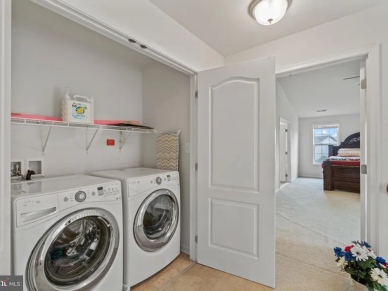 23265 Hanworth St — Photo 18