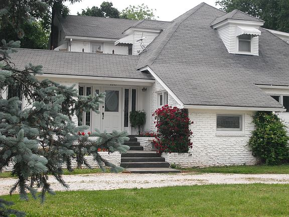 2nd image of 2049 S Brentwood Blvd