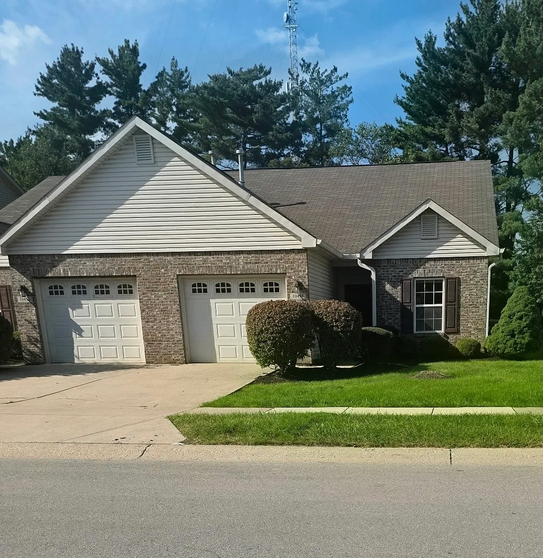 2 bed, 1250 sqft, $1,750 — Photo 1