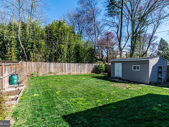 5th image of 2905 Brook Dr