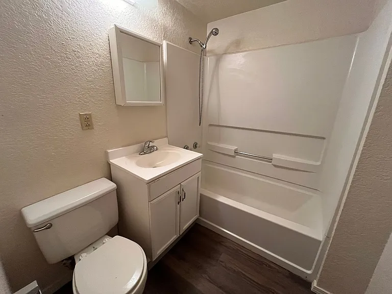 801 N Penn Ave #209 — Photo 4