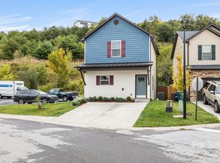 453 Cardwell Ln, Fletcher, NC 28732