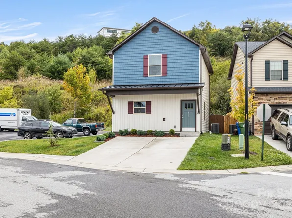 453 Cardwell Ln, Fletcher, NC 28732