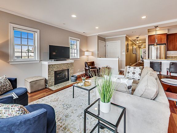 4th image of 3720 N Lincoln Ave APT 2