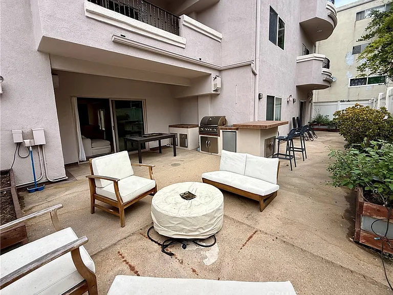 1410 N Curson Ave #105 — Photo 21