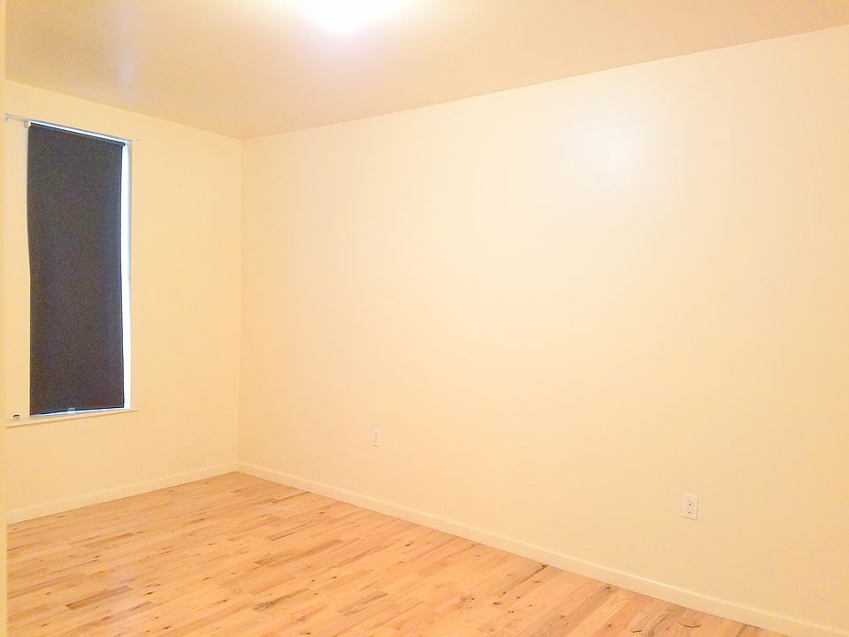 2nd image of 570 W 190th St APT 1C