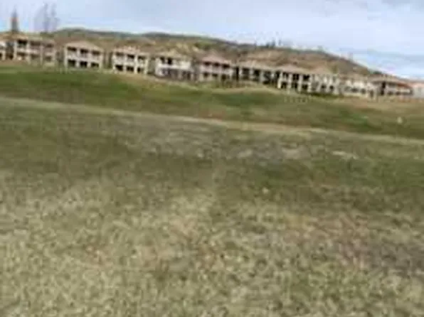 256 Canyon Blvd W, Lethbridge, AB T1K 6V1