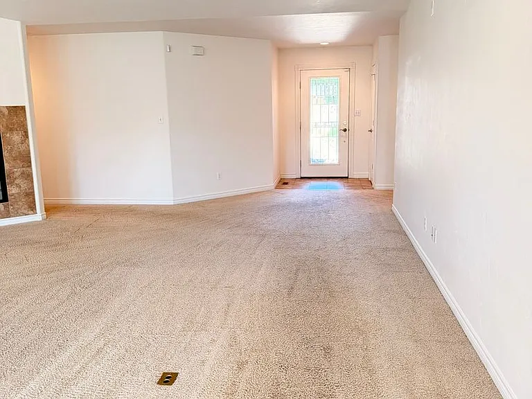 646 Cortney Way — Photo 5