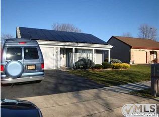 14 Harrow Pl, Manchester, NJ 08759