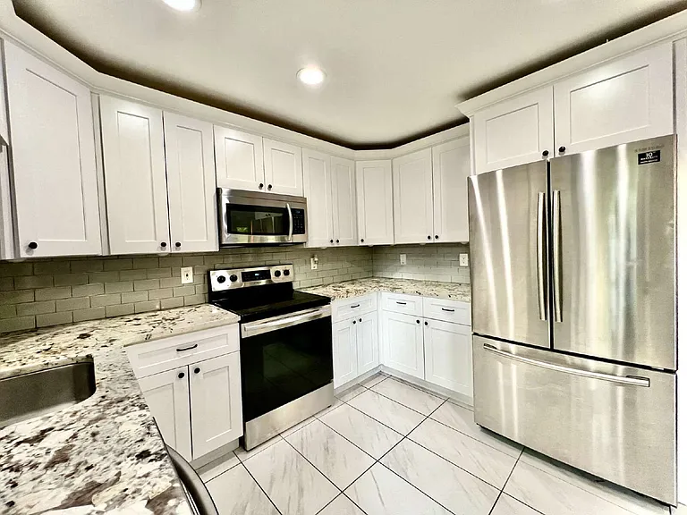 3500 Mathis Dr — Photo 10