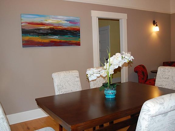 Dining Room - Seats Six