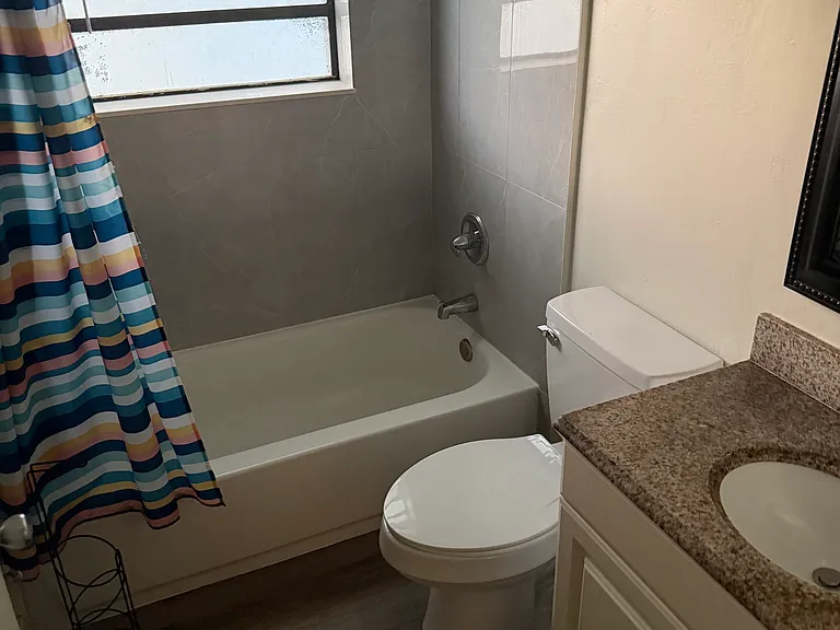 Sunset Square Apartments — Photo 16
