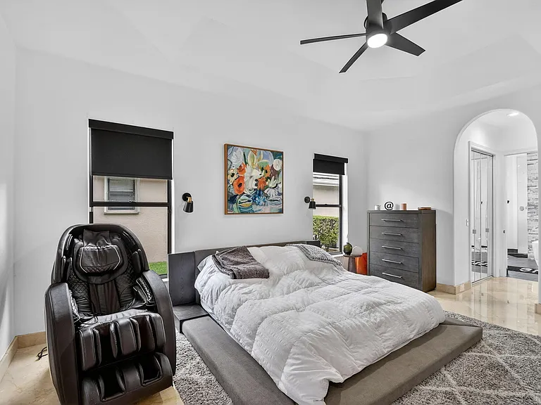 10337 Trianon Pl — Photo 38
