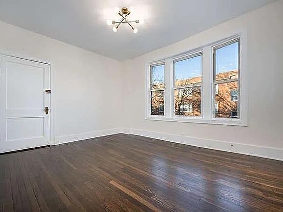 5th image of 3255 N Hamlin Ave #1