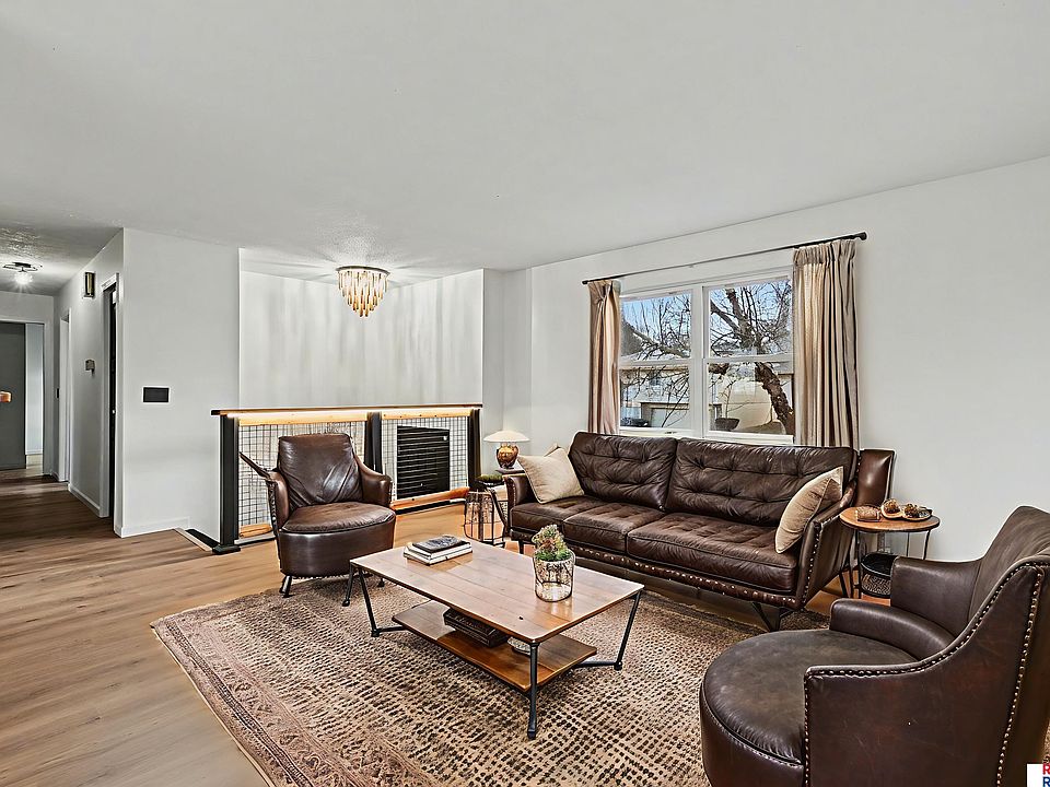 11564 Rambleridge Rd, Omaha, NE 68164 | Zillow