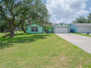 106 Captains Bay Dr, Rockport, TX 78382