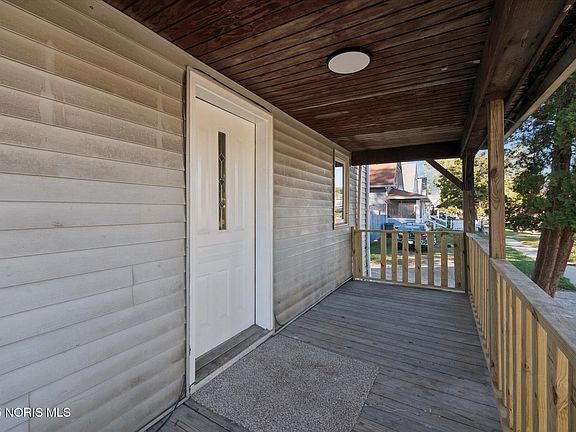 4th image of 4013 Caroline Ave