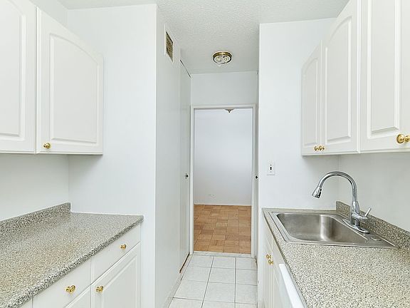5th image of 345 E 80th St APT 15D