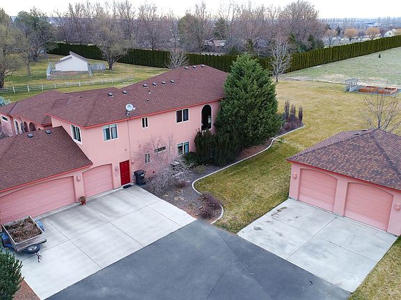 5th image of 3700 Eastlake Dr