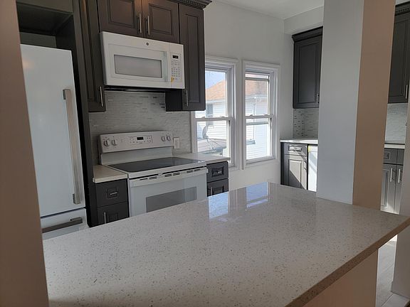 Newly Renovated Art Deco 2nd Fl Kitchen with New Appliances