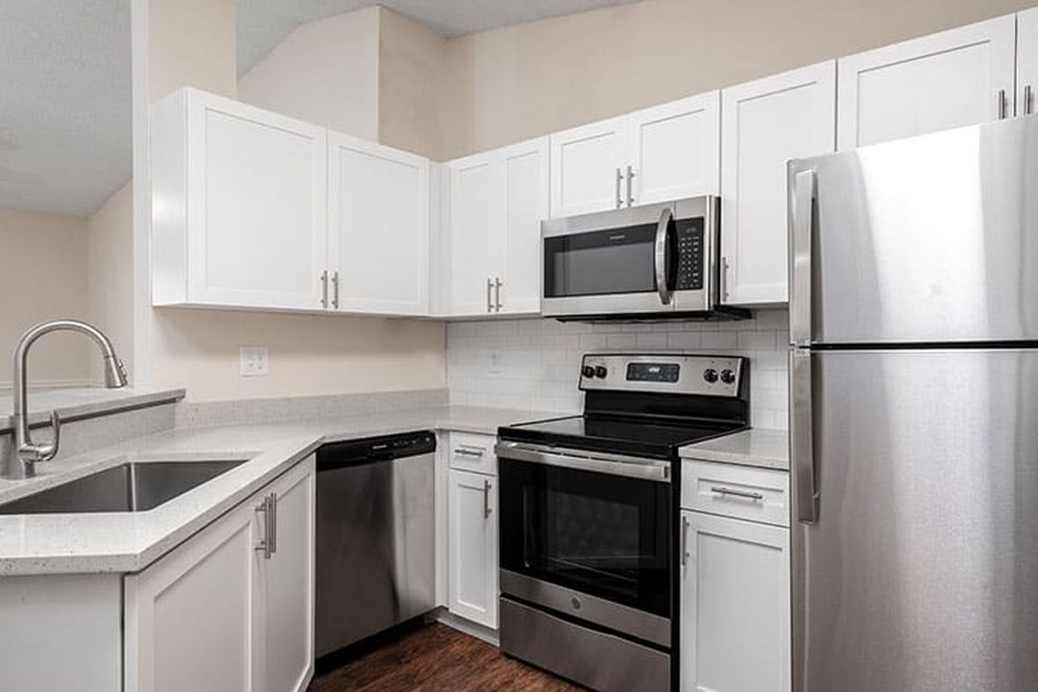 Kitchen - 1bed 1bath