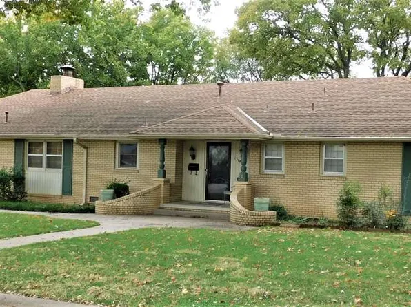1318 Quail Ln, Ponca City, OK 74604