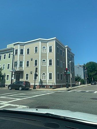 Building Photo 3