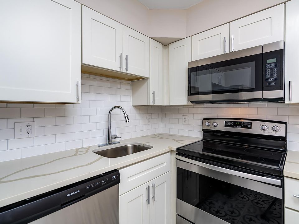 1st image of 3710 Greenwood Blvd #5B