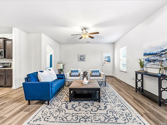 2nd image of 3923 Turtle Creek