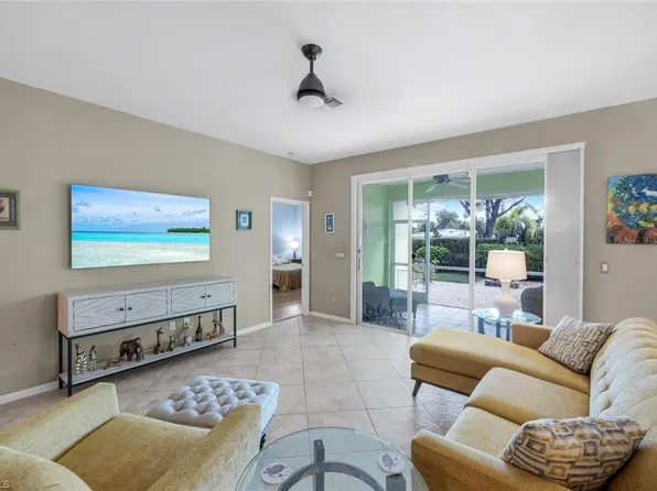 200 Stanhope CIR, NAPLES, FL 34104