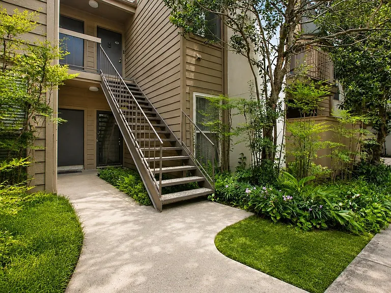 10047 Westpark Dr #77 — Photo 6