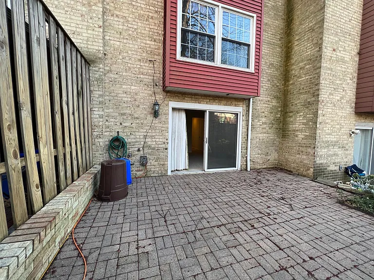 2105 Bucknell Ter — Photo 49