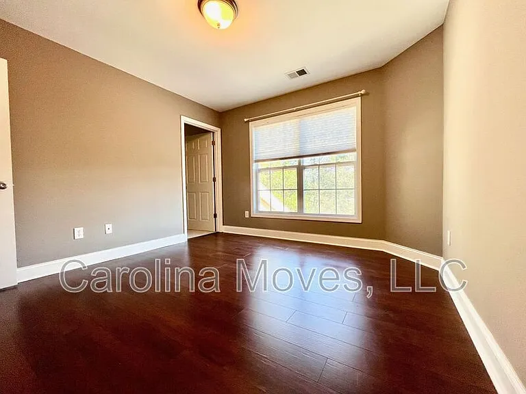 134 Trailside Ln — Photo 13