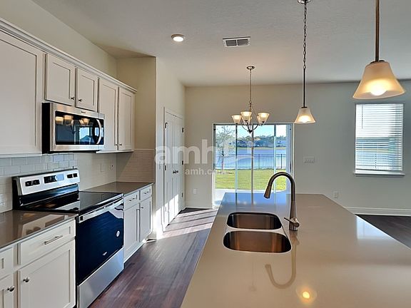 3rd image of 1269 Sky Lakes Dr